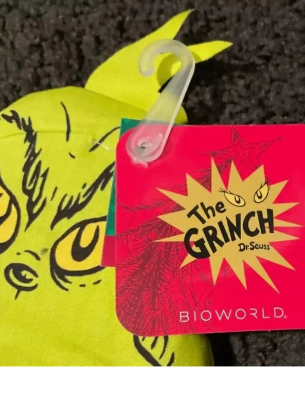Bioworld Grinch towel items dr